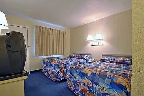 Motel 6 Portland Downtown - Convention Center Hotel