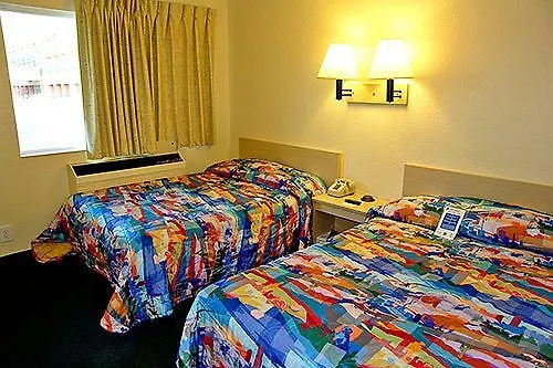 Motel 6 Portland Downtown - Convention Center Hotel