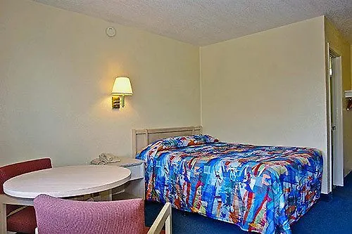 Motel 6 Portland Downtown - Convention Center Hotel
