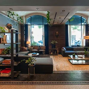 Hotel Dossier