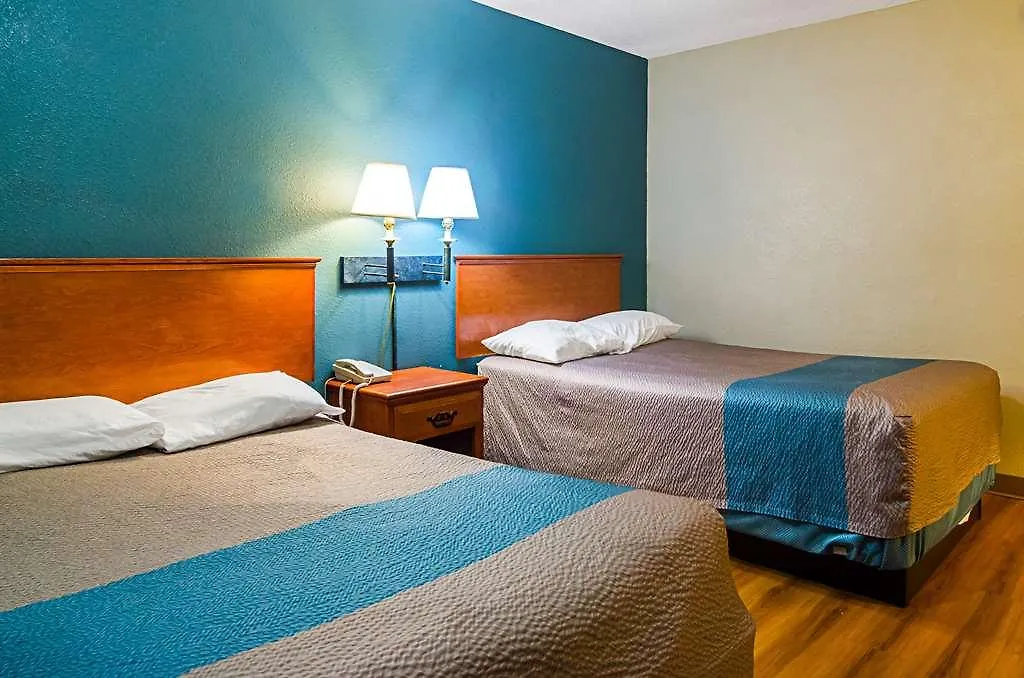 Motel 6 Portland Downtown - Convention Center Hotel